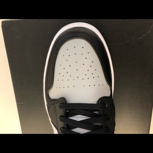 Air Jordan 1 Low Shadows - Picture 3 of 4